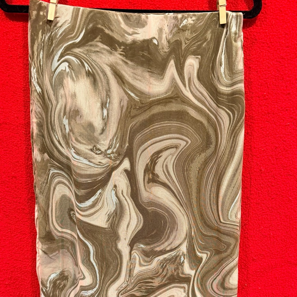AFRM gray and Sage Marble Print midi Skirt. Comfortable and stylish.